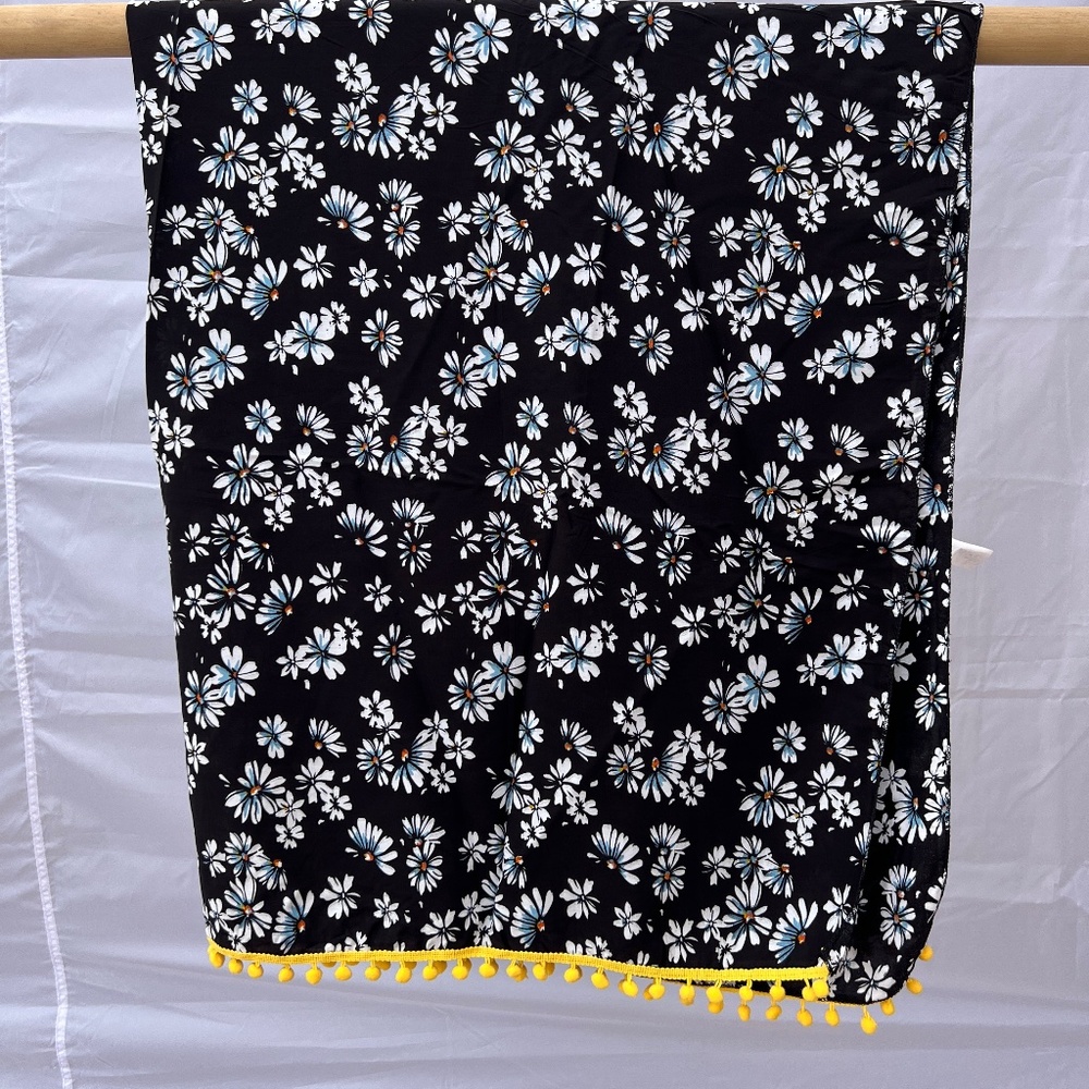 Sarong/Coverup/Canga - Daisies w/Yellow Poms